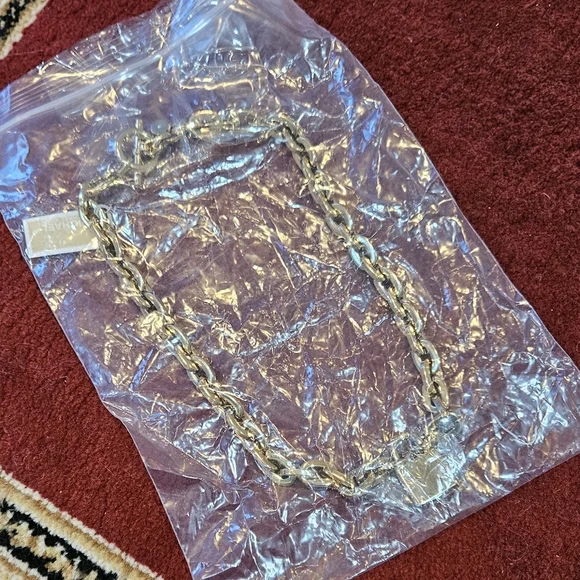 Michael Kors Chain Link Padlock Necklace 14k Gold Plated Stainless Steel NWT - Picture 4 of 16